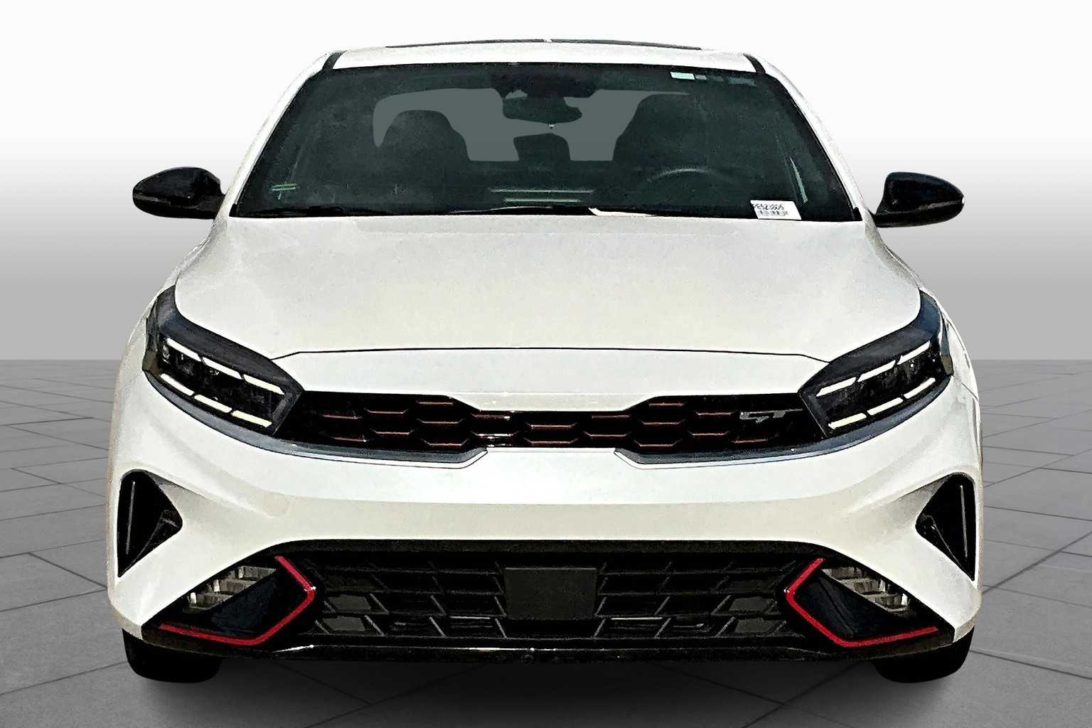 2023 Kia Forte GT photo 3