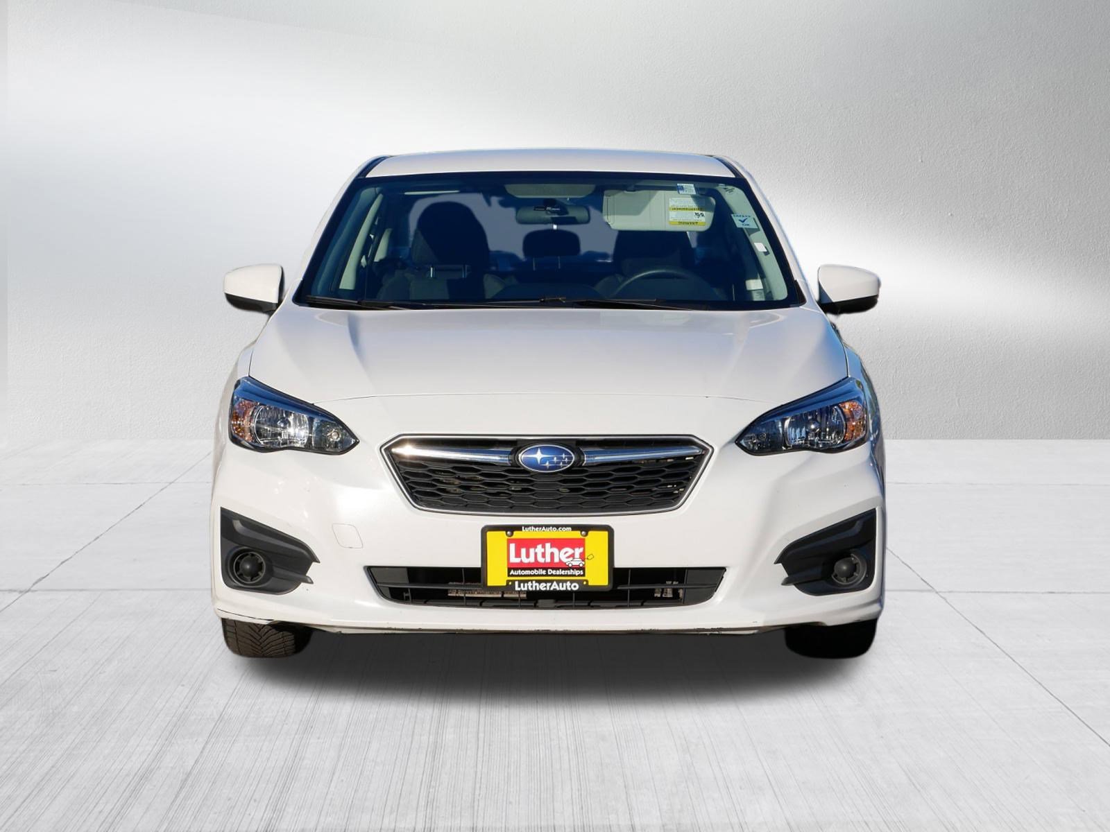 2017 Subaru Impreza Premium photo 2