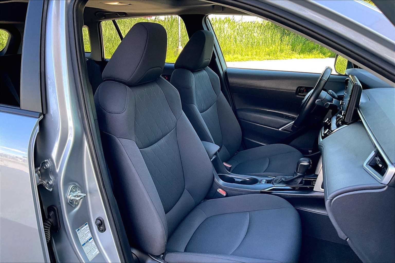 2022 Toyota Corolla Cross LE photo 7