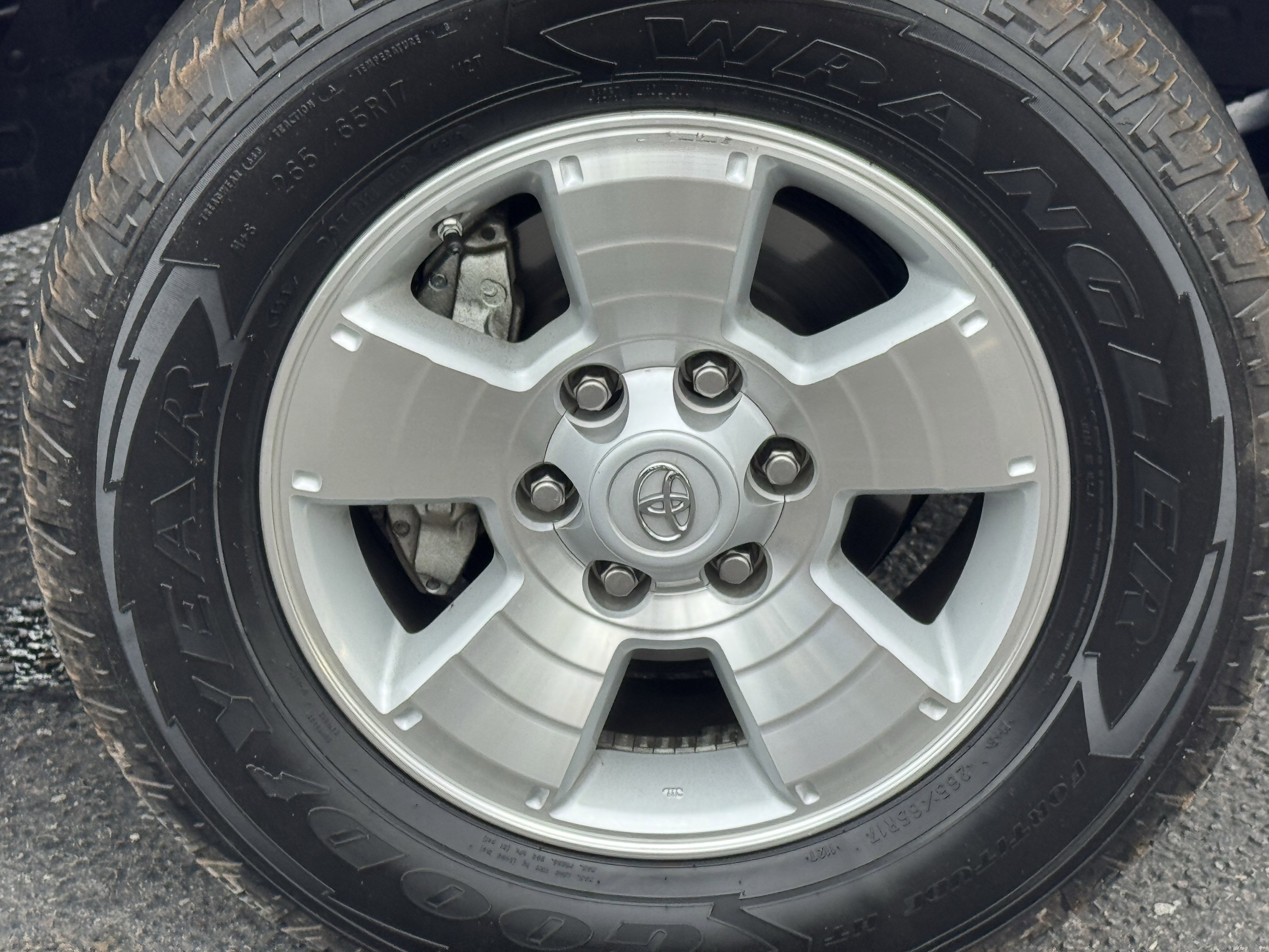 2015 Toyota Tacoma PreRunner photo 2