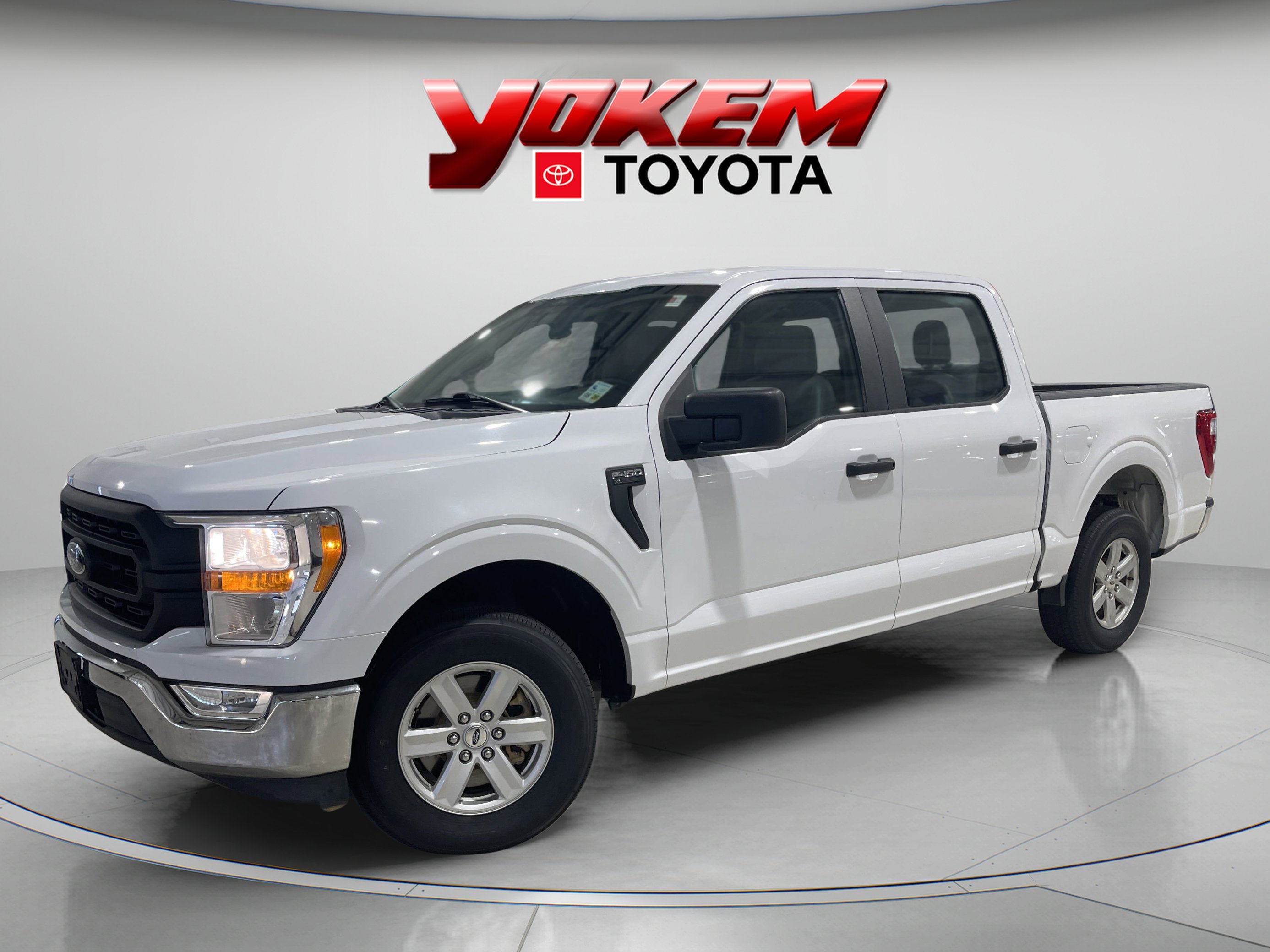 2021 Ford F-150 XL's photo