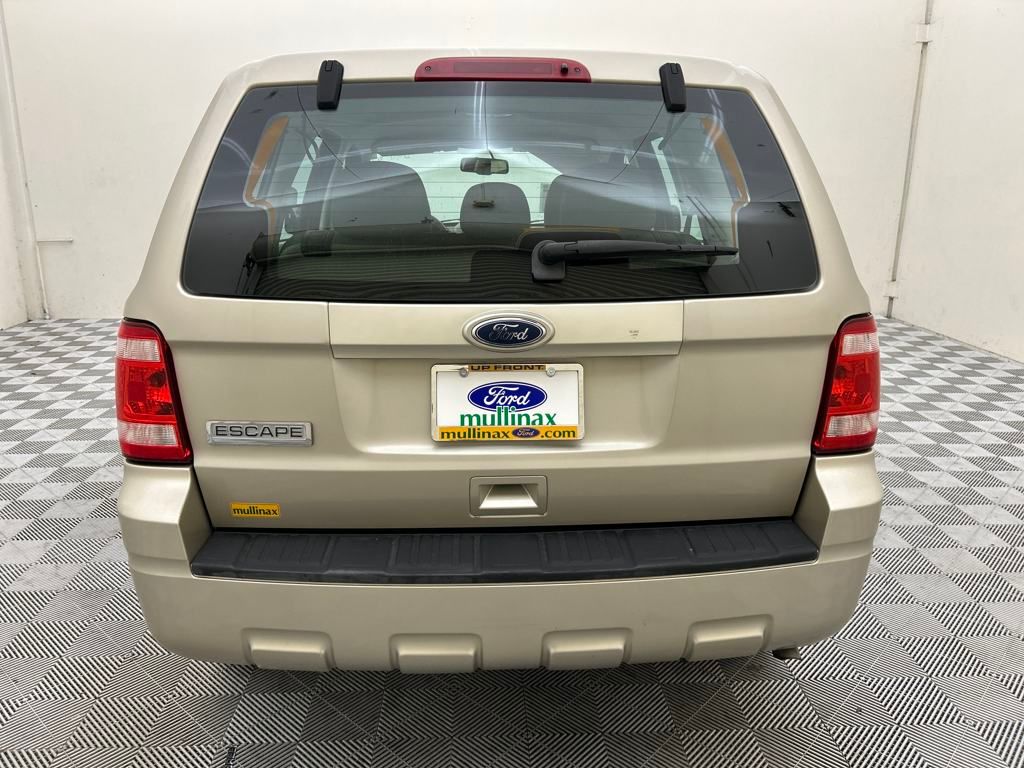 2010 Ford Escape XLS photo 17