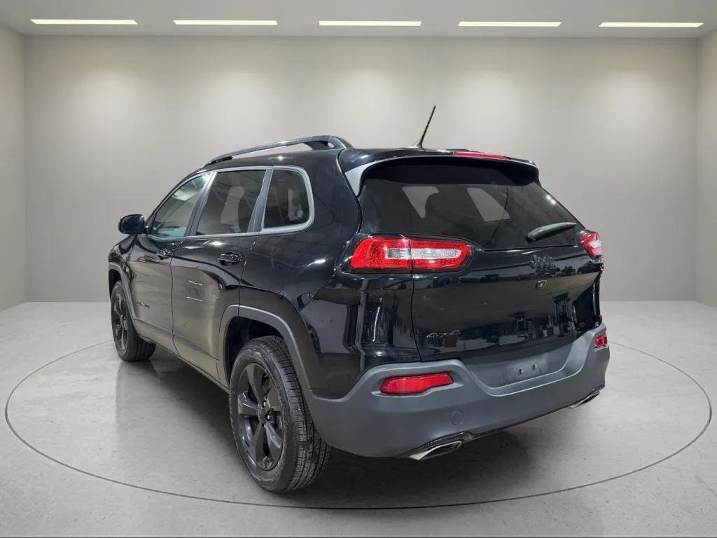 2018 Jeep Cherokee Latitude photo 2