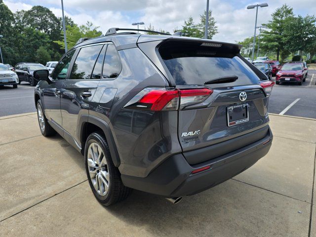 2023 Toyota RAV4 XLE Premium photo 3