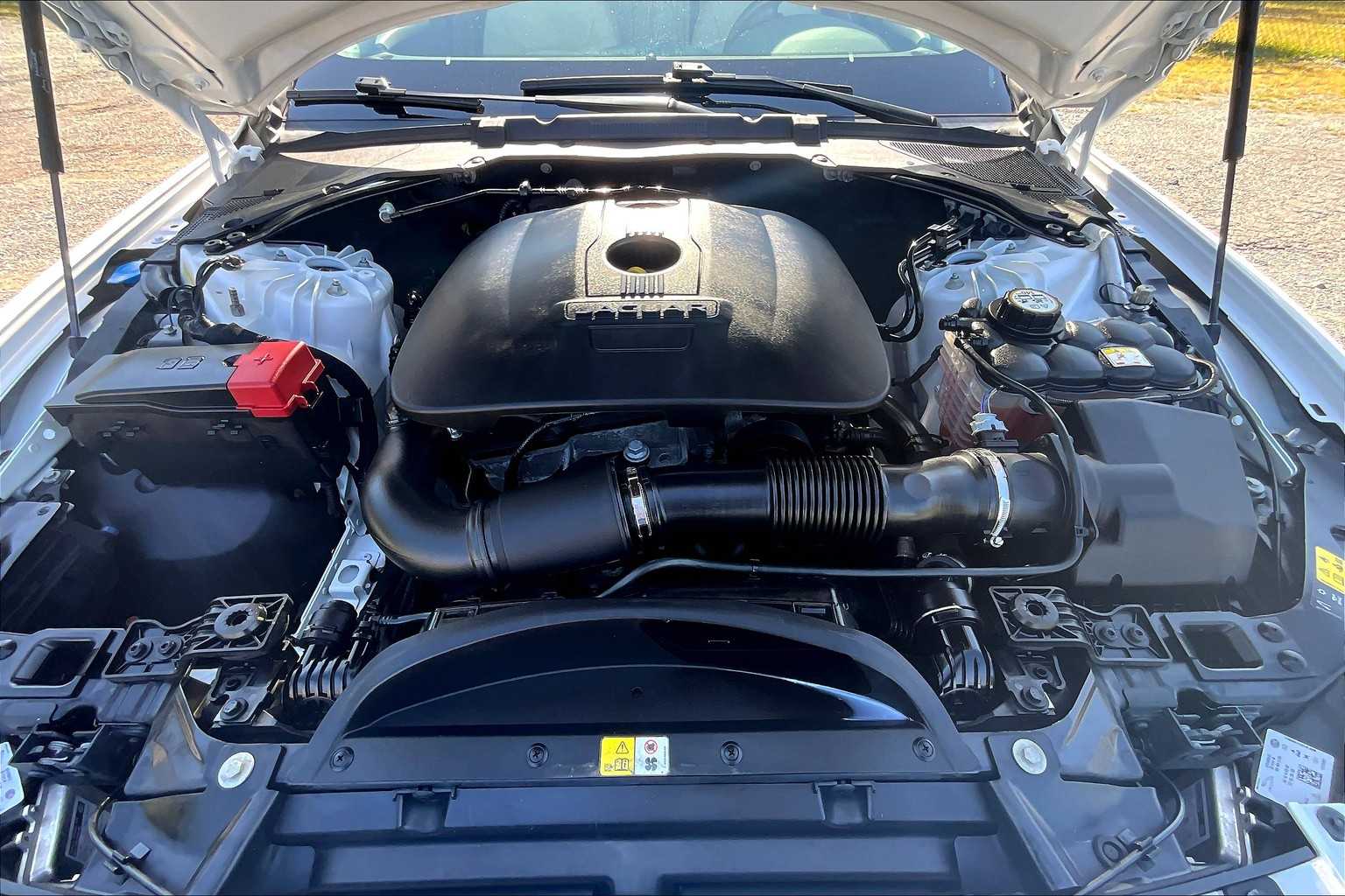 2017 Jaguar XE Premium photo 30