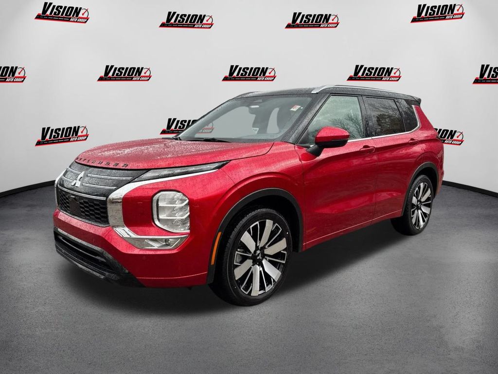 2025 Mitsubishi Outlander SEL's photo