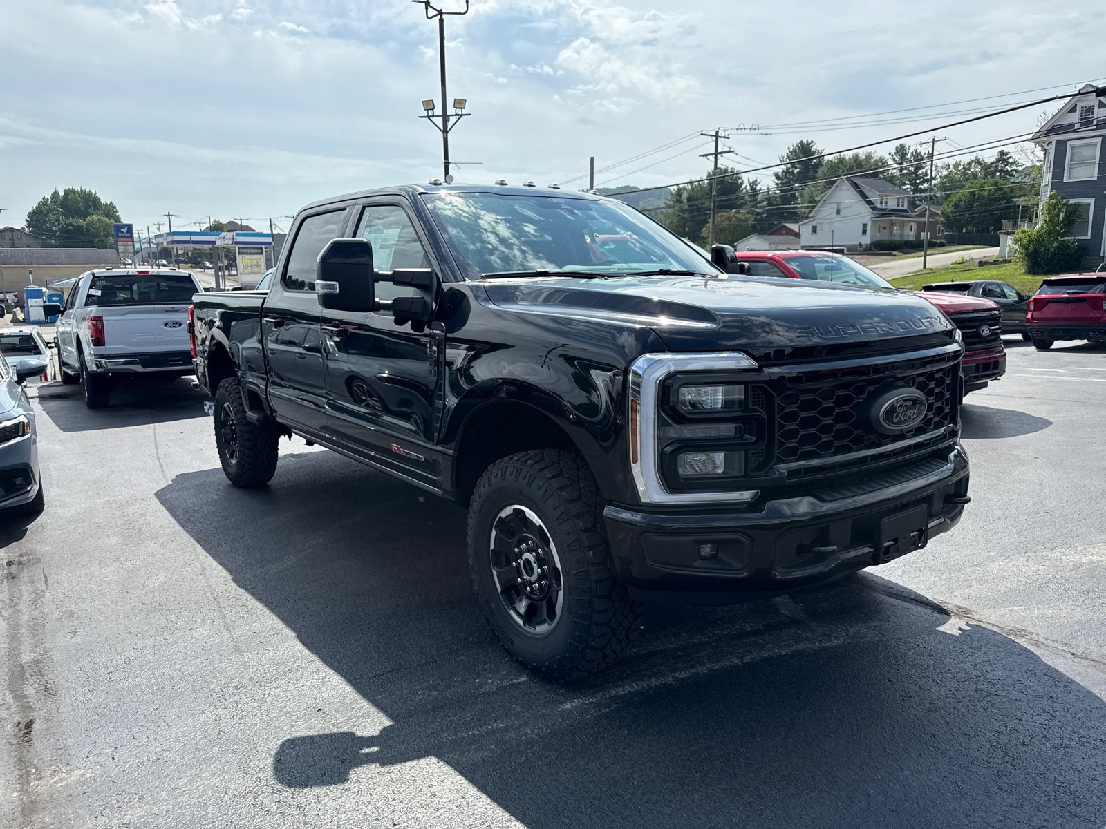 2025 Ford F-250 Lariat photo 2
