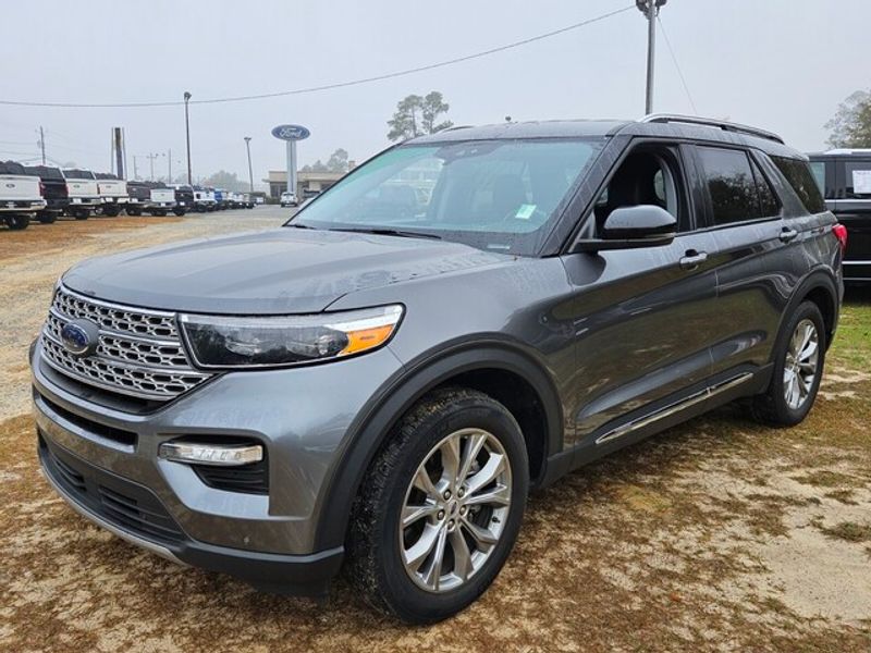 2023 Ford Explorer Limited photo 3