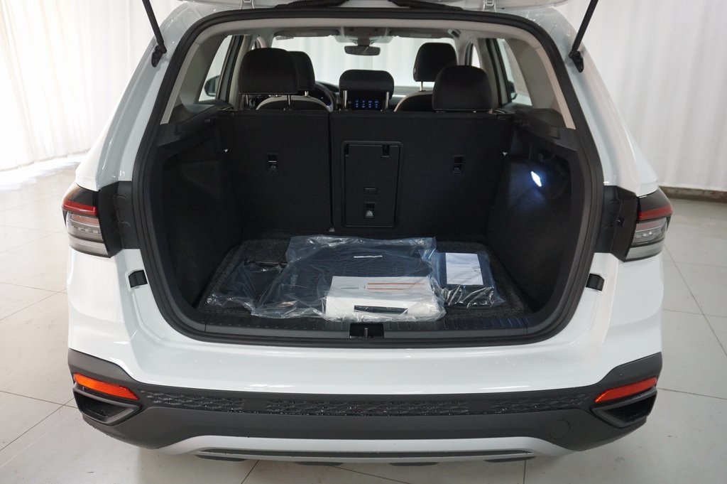 2025 Volkswagen Taos S photo 19