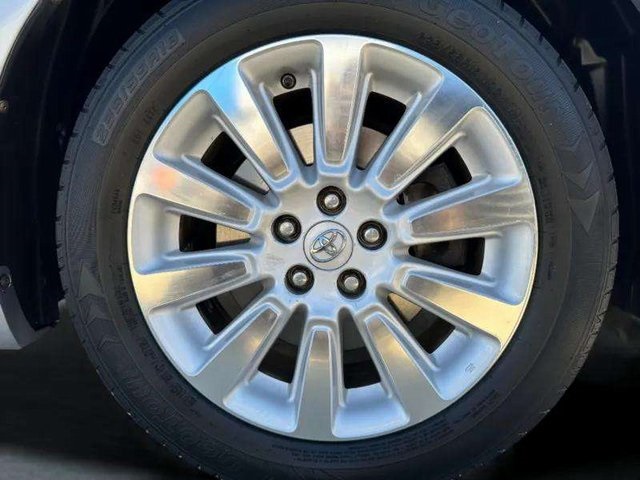 2011 Toyota Sienna Limited photo 37