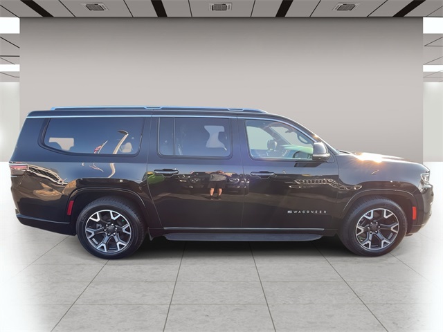 2024 Jeep Wagoneer L Series III photo 2