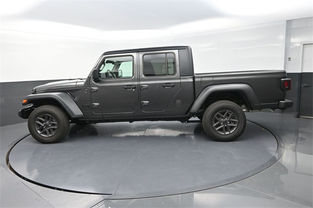 2025 Jeep Gladiator Sport S photo 4