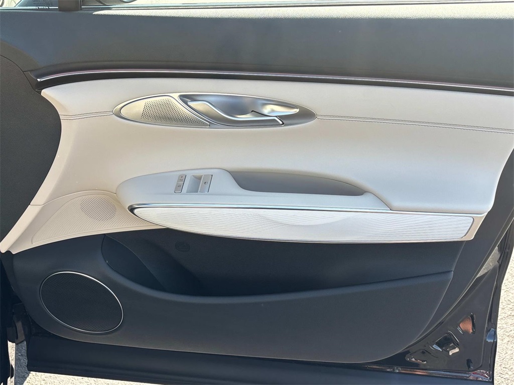 2026 Genesis GV70 2.5T Advanced photo 17