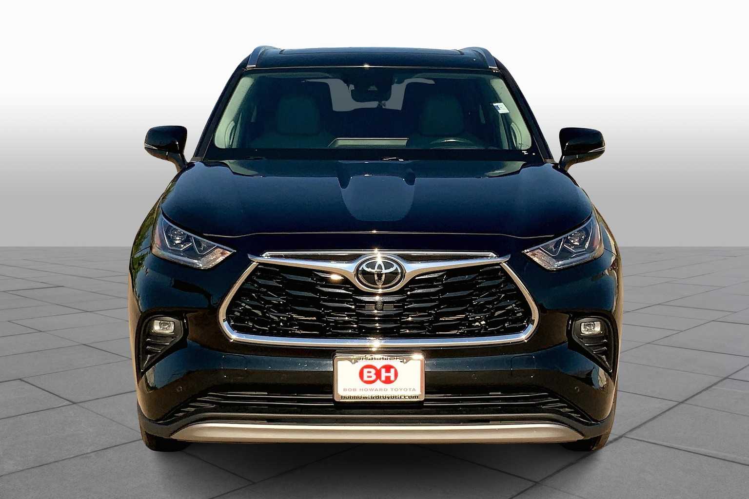 2022 Toyota Highlander Platinum photo 2