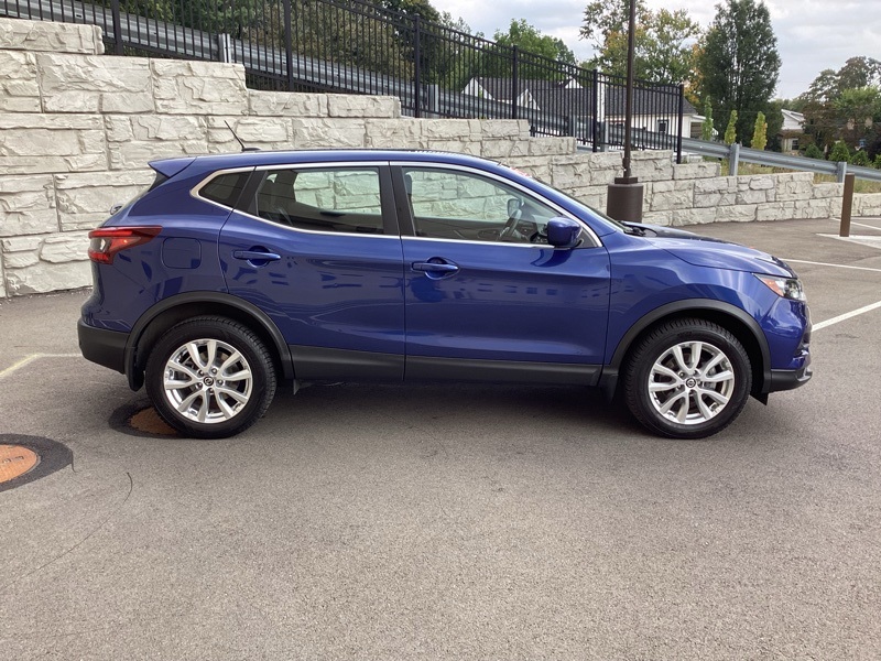 2022 Nissan Rogue Sport S photo 8