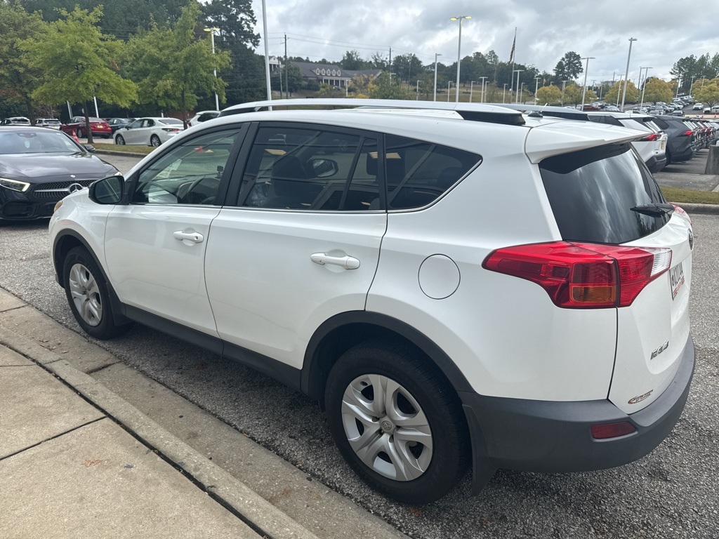 2013 Toyota RAV4 LE photo 2