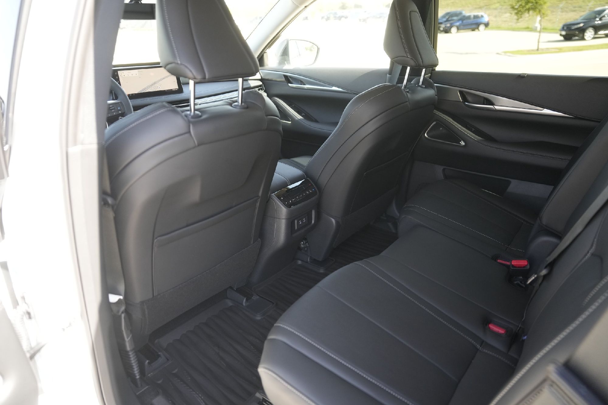 2026 Infiniti QX60 Luxe photo 17