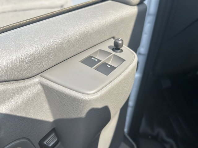 2025 Chevrolet Express Cargo 2500 photo 15