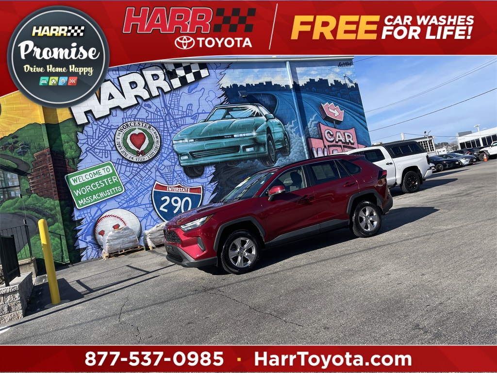 2022 Toyota RAV4 XLE's photo