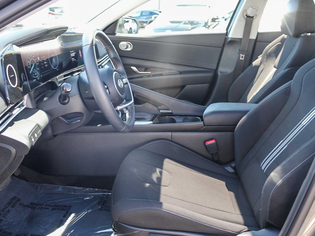 2024 Hyundai Elantra SEL photo 17