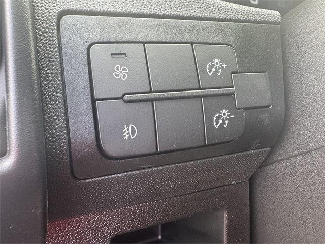 2025 Ram ProMaster 1500 SLT Cargo Van photo 3