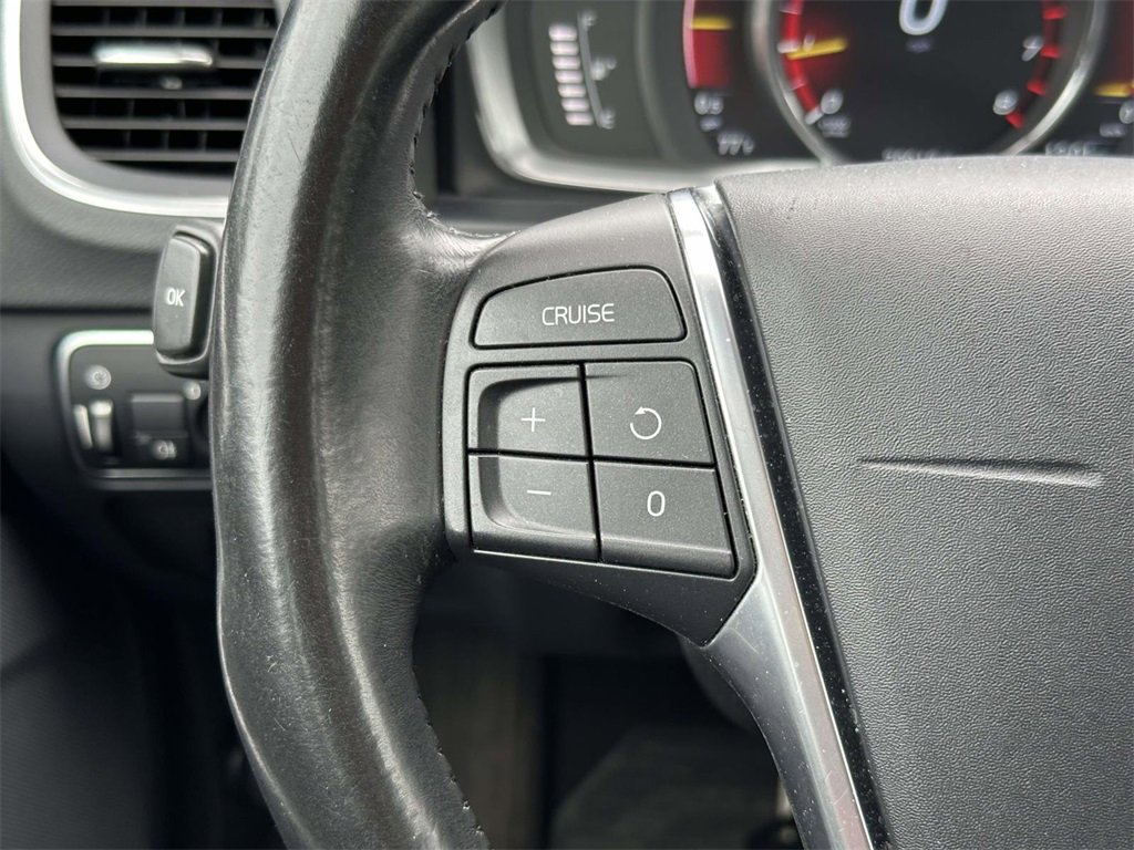 2016 Volvo S60 T5 Drive-E Premier photo 6