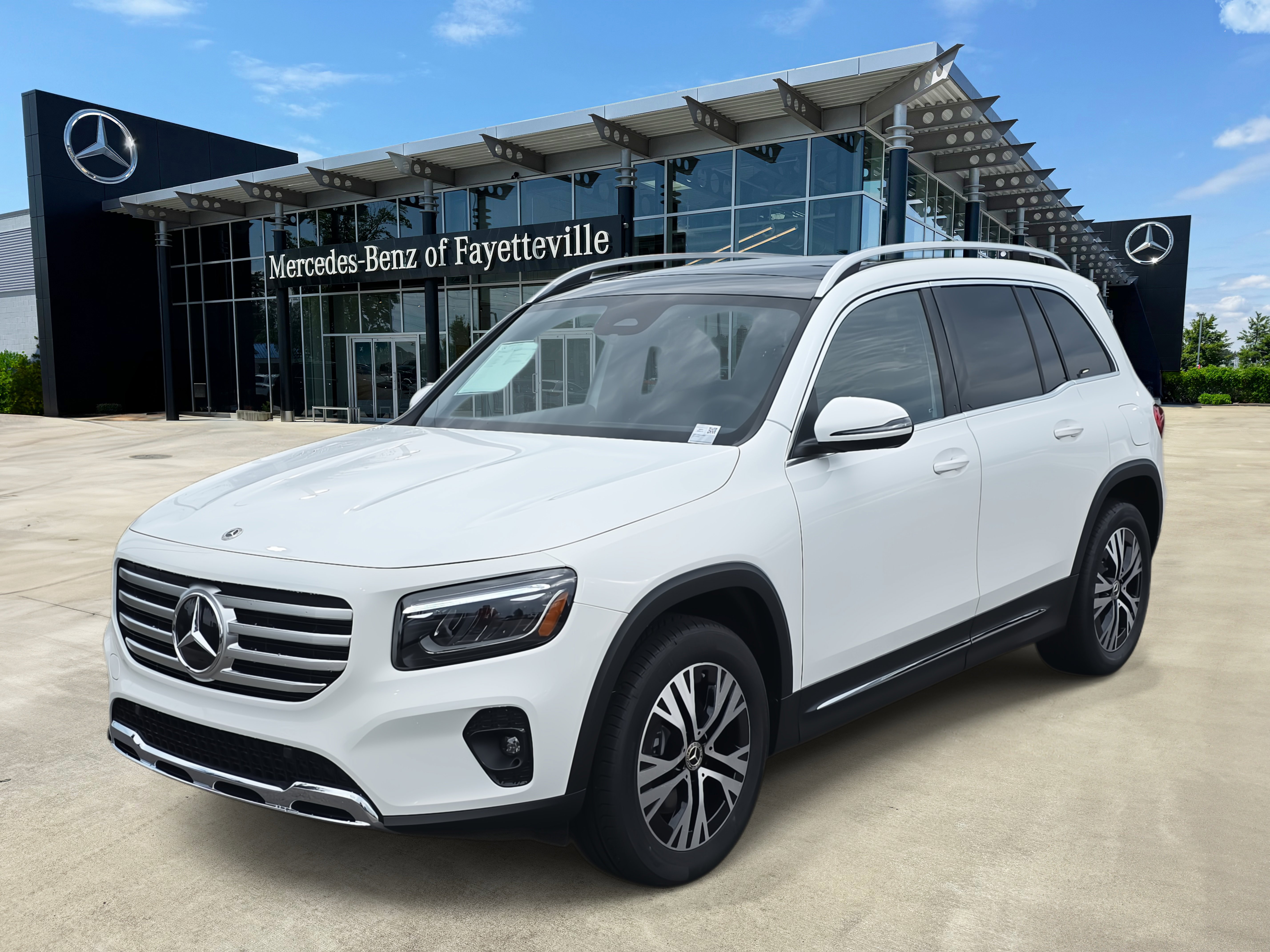 2025 Mercedes-Benz GLB Base's photo