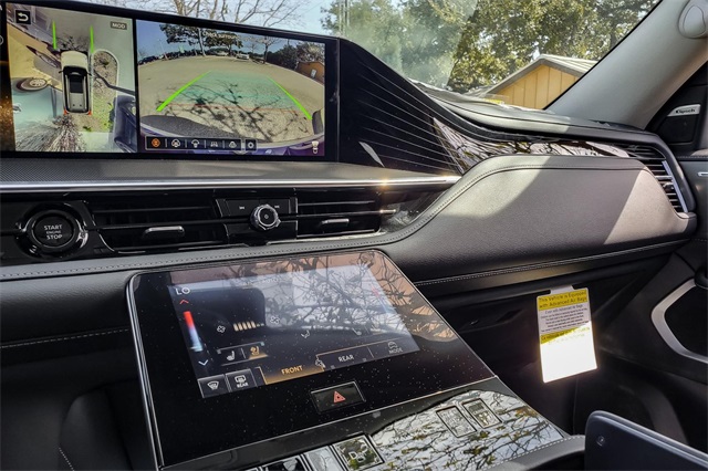 2025 Infiniti QX80 Luxe photo 11
