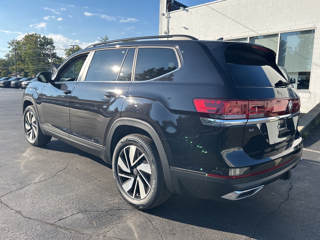 2026 Volkswagen Atlas SE Technology photo 3