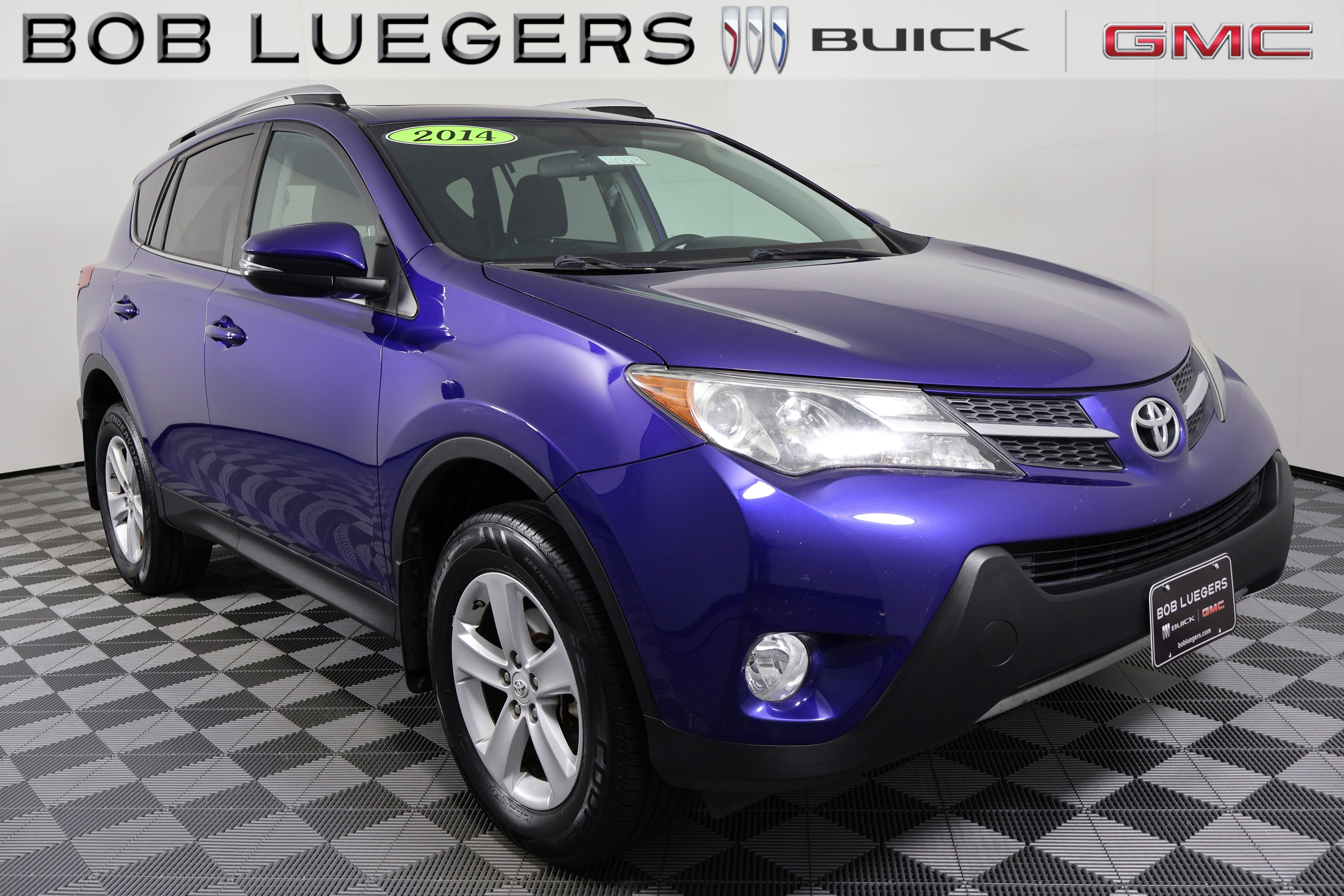 2014 Toyota RAV4 XLE's photo