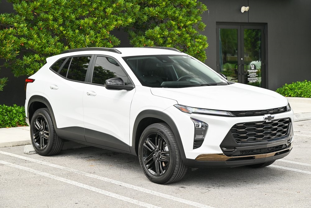 2025 Chevrolet Trax ACTIV photo 2