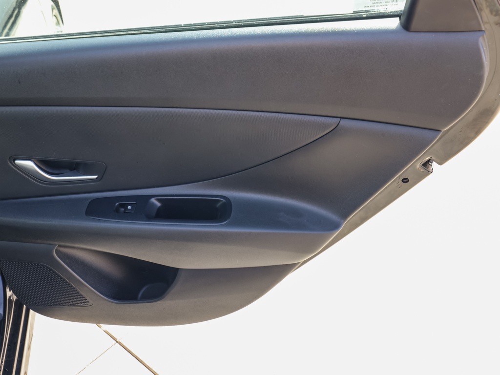 Used 2021 Black Hyundai SEL image 20