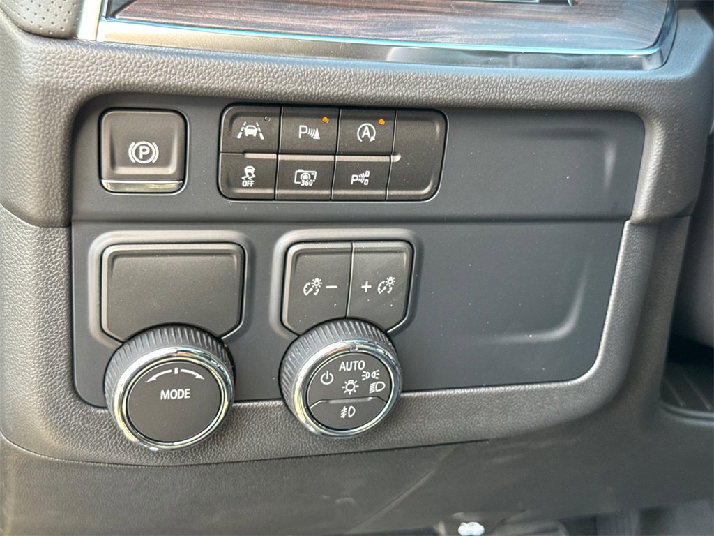 2025 Chevrolet Tahoe Premier photo 16