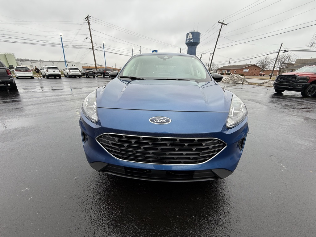 2022 Ford Escape SE's photo