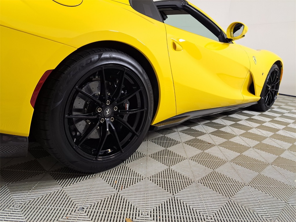 2021 Ferrari 812 GTS Base photo 8