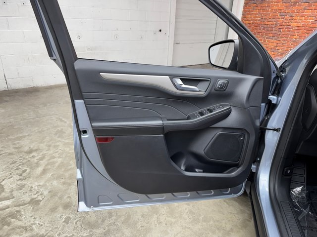 2022 Ford Escape SEL photo 10