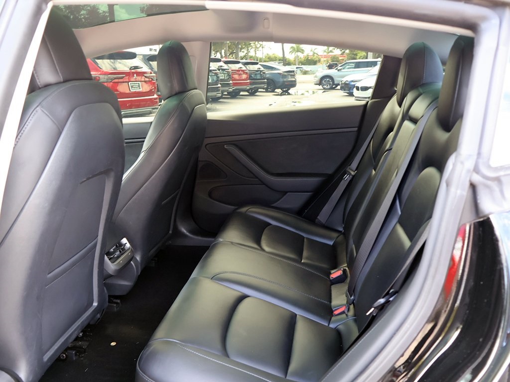 2021 Tesla Model 3 Long Range photo 34