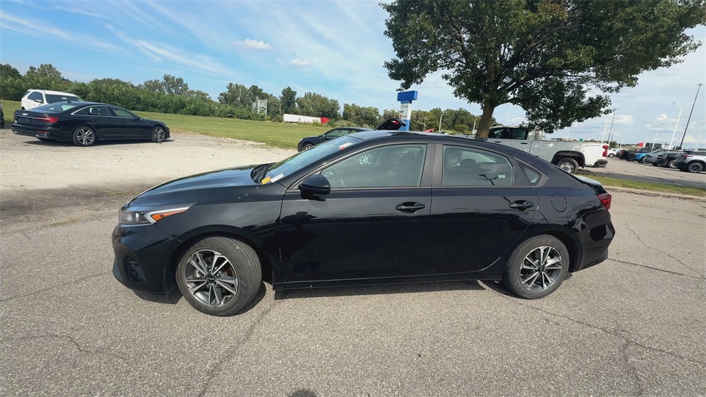2023 Kia Forte LXS photo 5