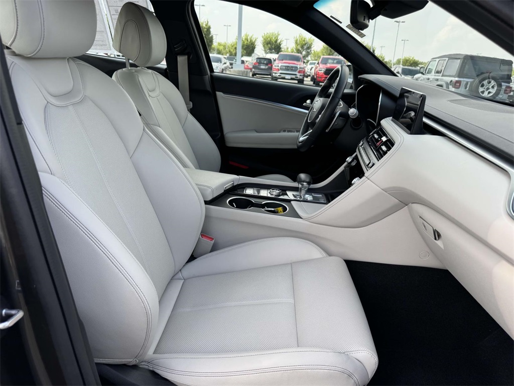 2025 Genesis G70 2.5T photo 15