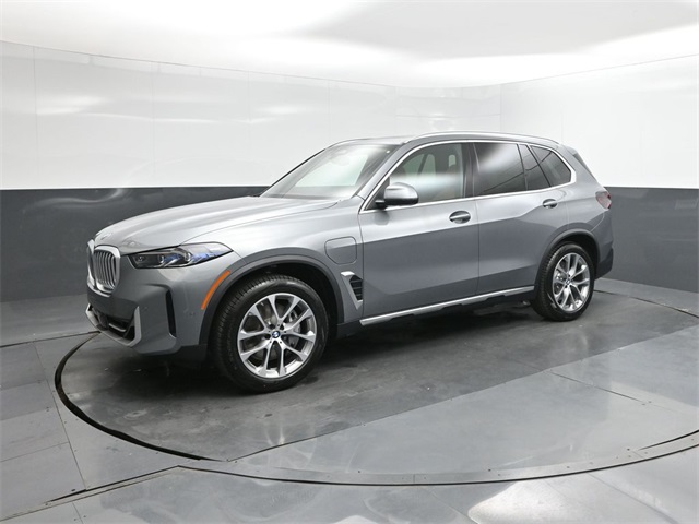 2026 BMW X5 50e's photo