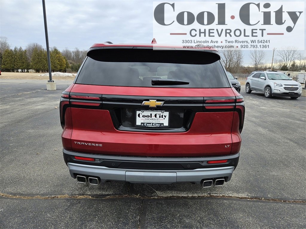2024 Chevrolet Traverse photo 3