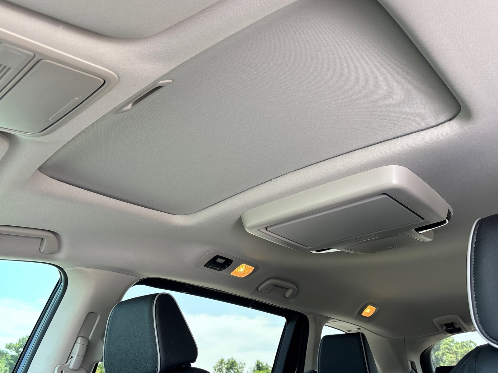 2026 Honda Odyssey Touring photo 3