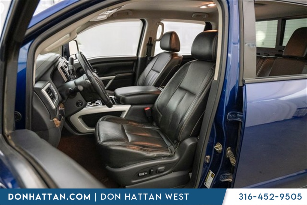 2016 Nissan Titan SL photo 4