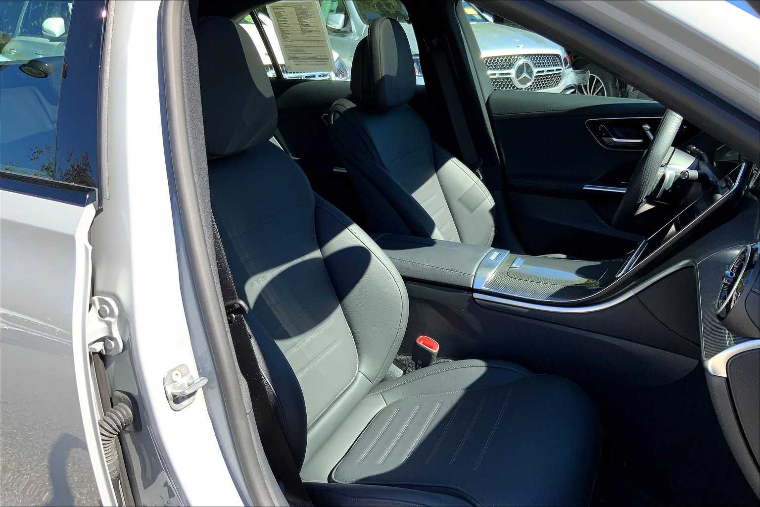 2025 Mercedes Benz C 300 4MATIC photo 7