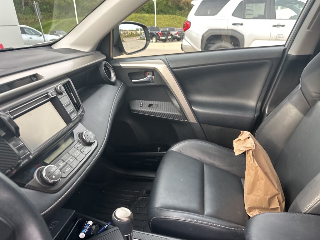 2015 Toyota RAV4 Limited photo 29