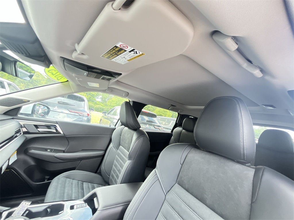 2025 Mitsubishi Outlander SE photo 21