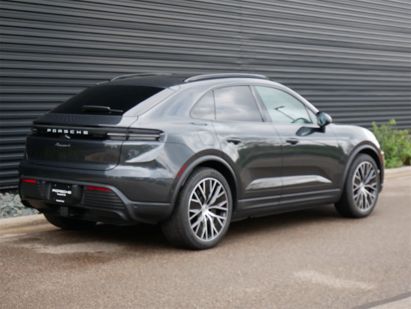 2024 Porsche Macan Electric 4 photo 22