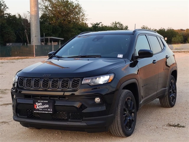 2026 Jeep Compass Latitude Altitude photo 3