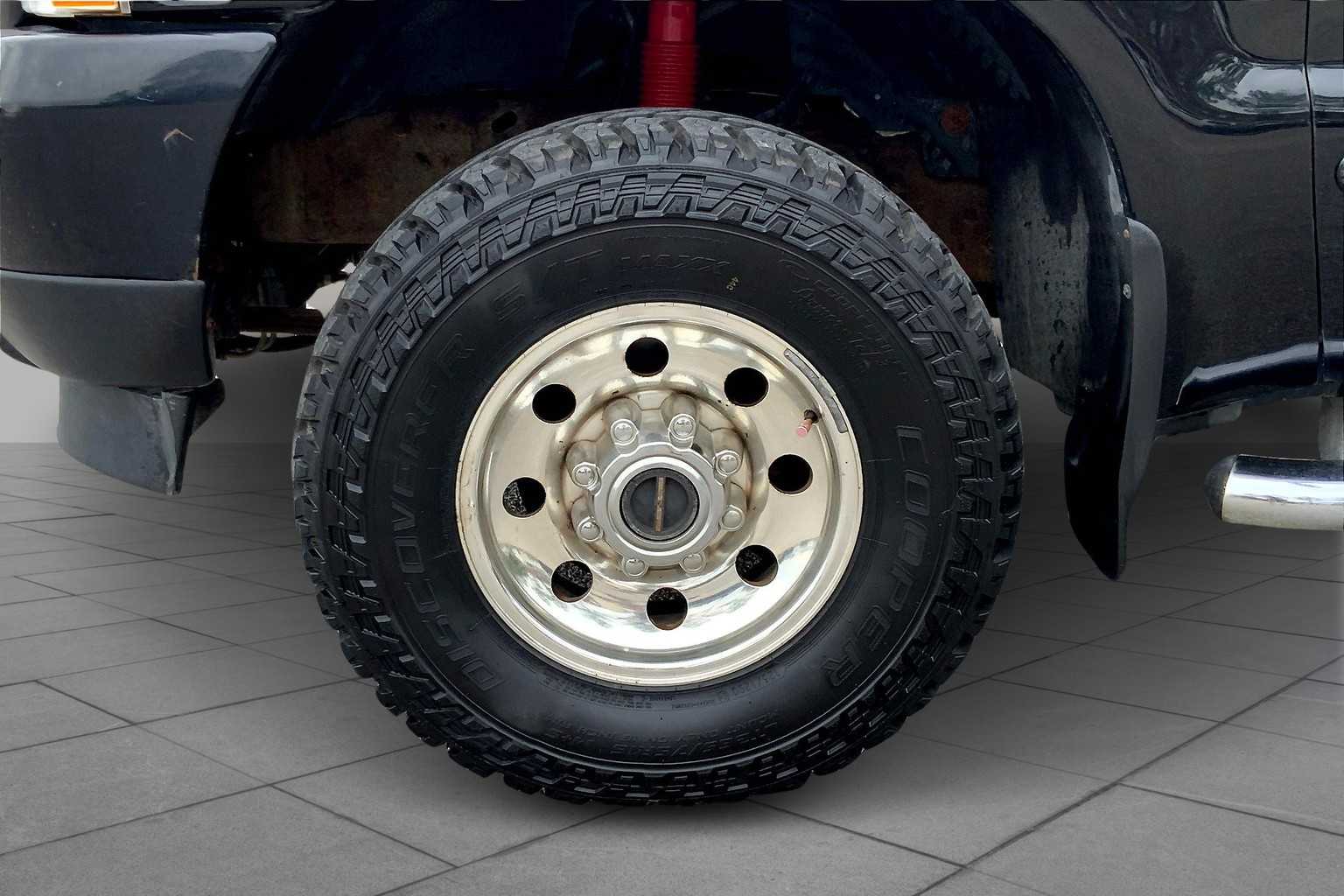 2003 Ford F-250 XLT photo 9