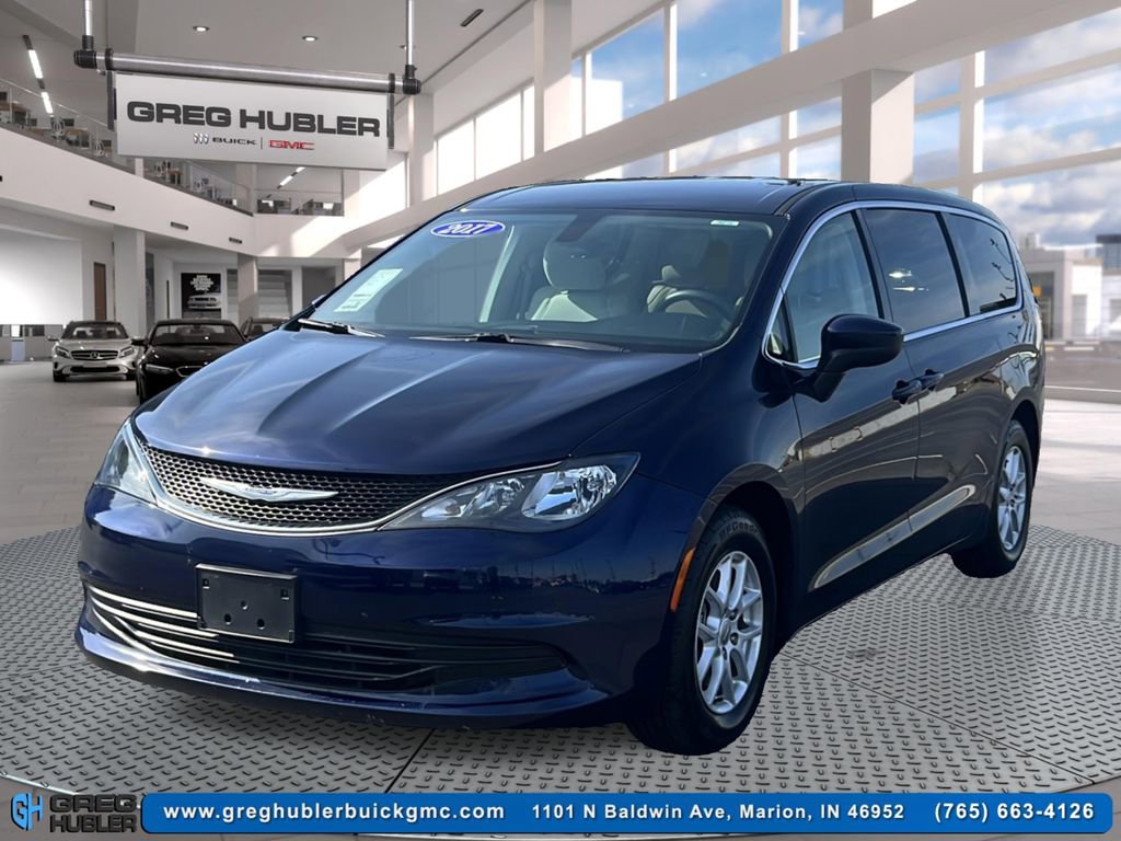 2017 Chrysler Pacifica Touring photo 9